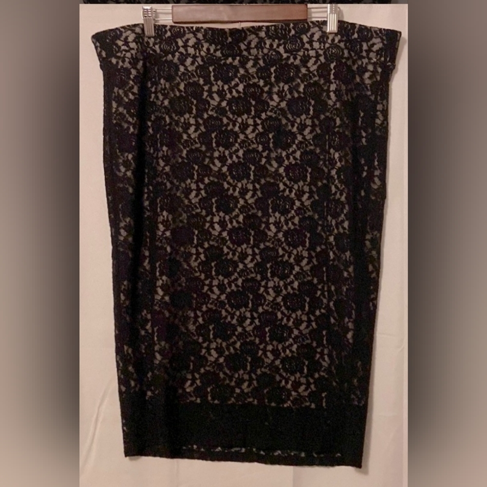 Torrid Lace Pencil Skirt Size 3